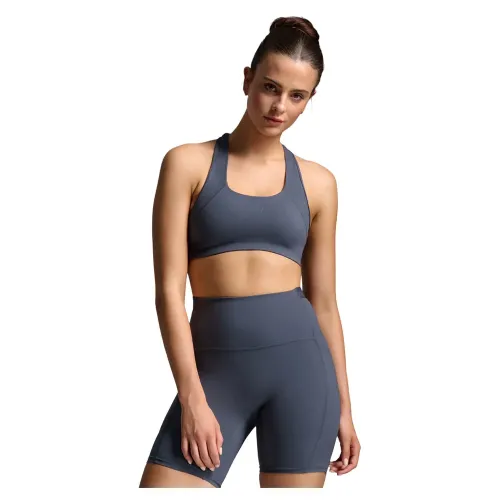 2XU Form Racerback Medium Impact 스포츠 탑 6142210471