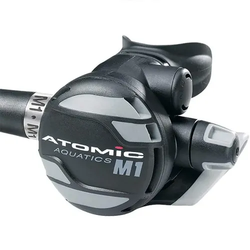 아토믹 아쿠아틱스 M1 With Hose 80 cm 2단계 조절기 7138671598